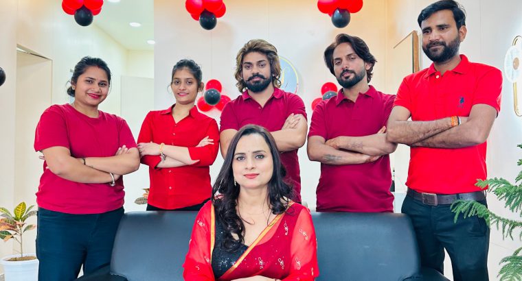 AURUM Unisex Salon & Make-up Studio